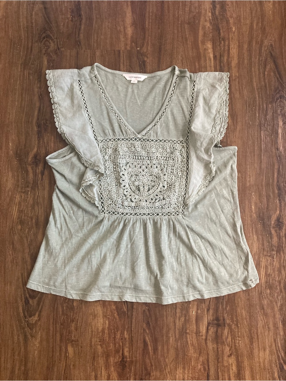 Lucky Brand Sage Green Crochet-Front Flutter Sleeve Shirt Women’s Size Small